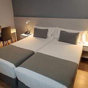 Habitación Estándar con 2 Camas Individuales